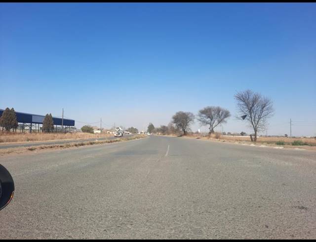 LAND FOR SALE IN ROODS GARDENS